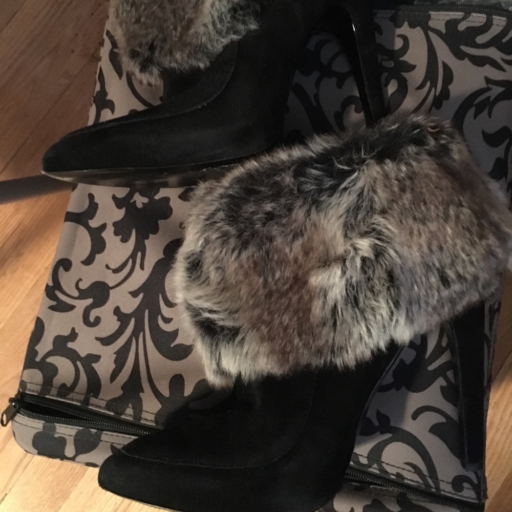 Sexy booties with fur